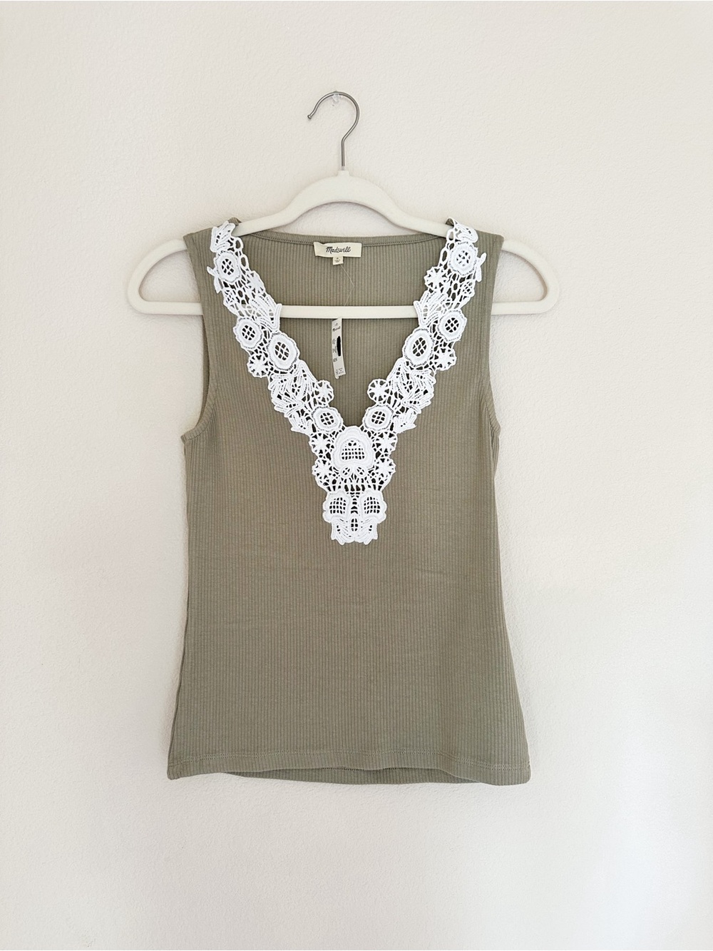 Madewell Lace-Trim V-Neck Tank S - Picture 7 of 9